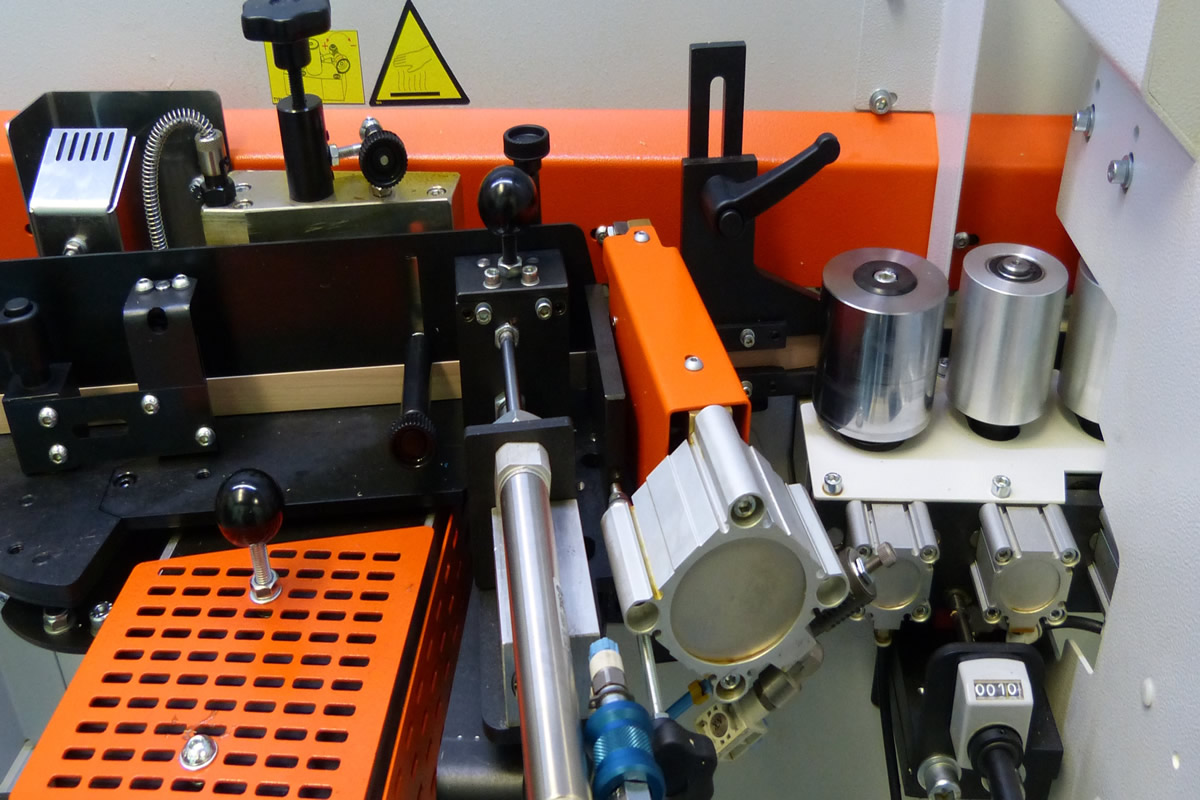 Guillotine on Edgebanders NikMann-2RTF-cnc
