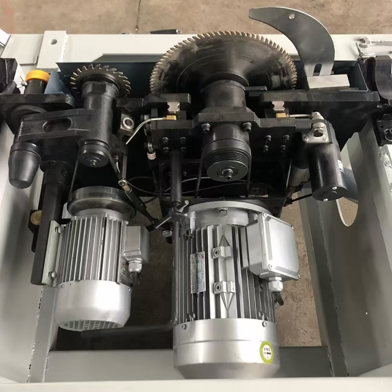 Panel saw Nova-38A inside