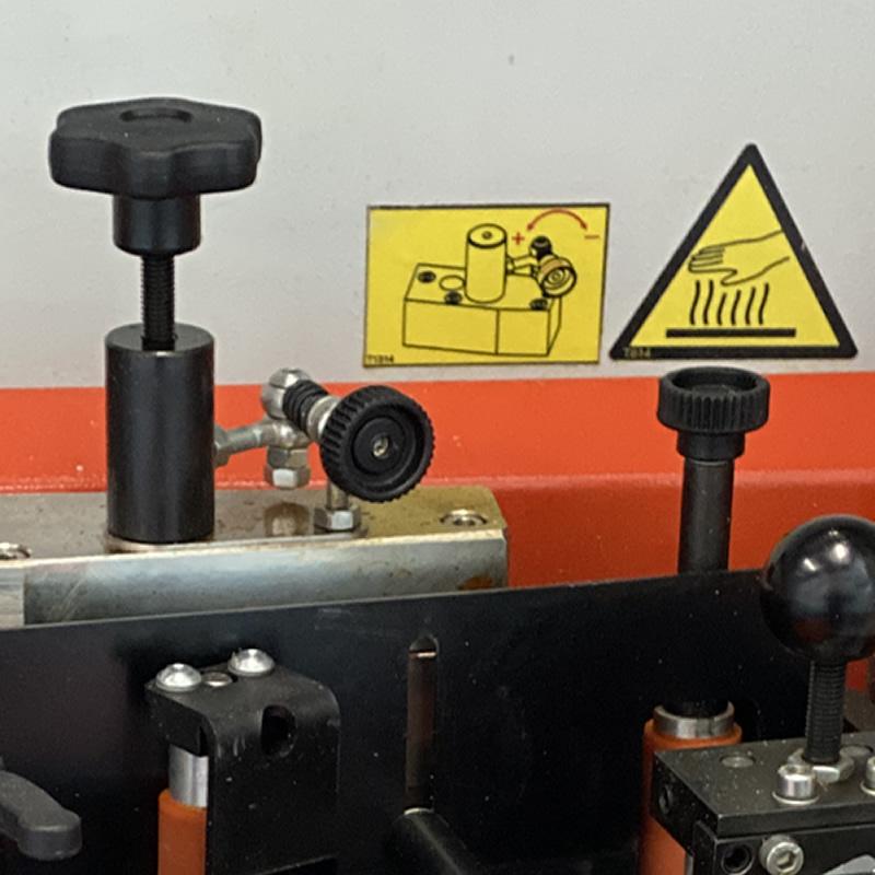 amount of glue on a roller